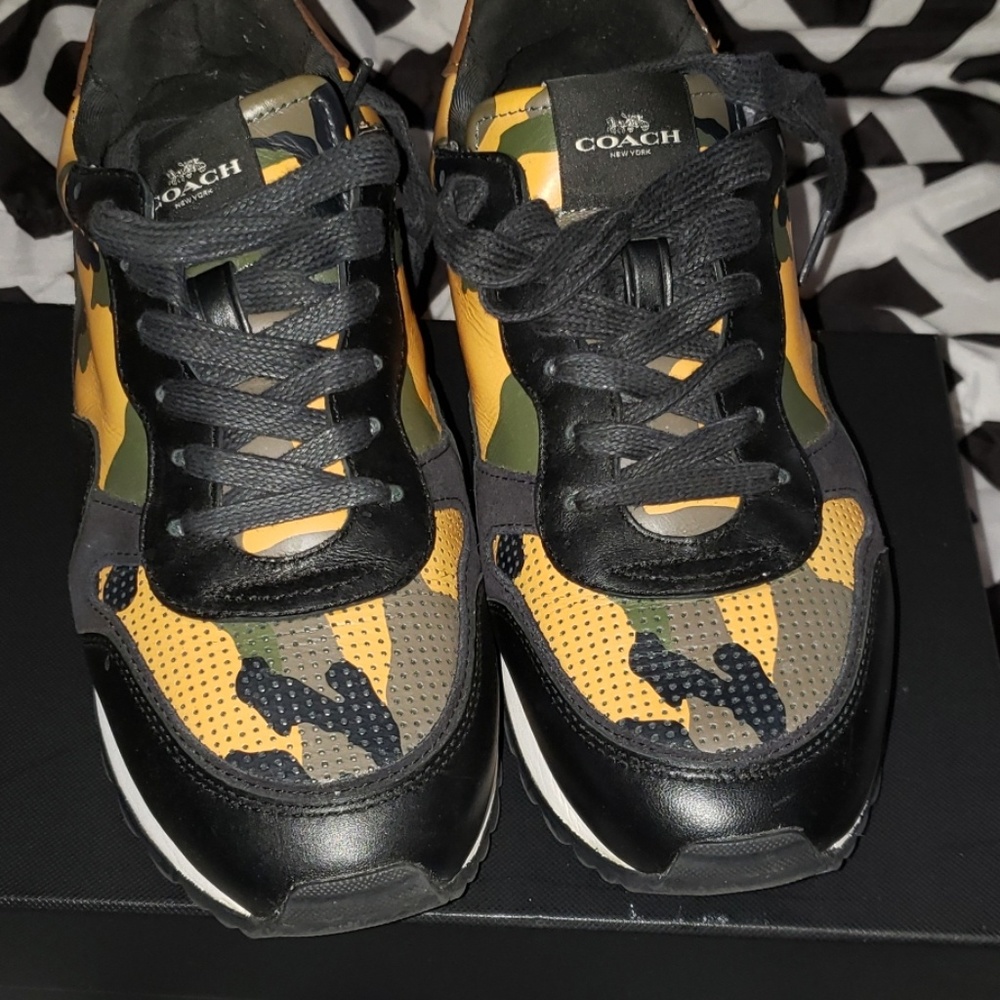 Shoes - Picture 1 of 4
